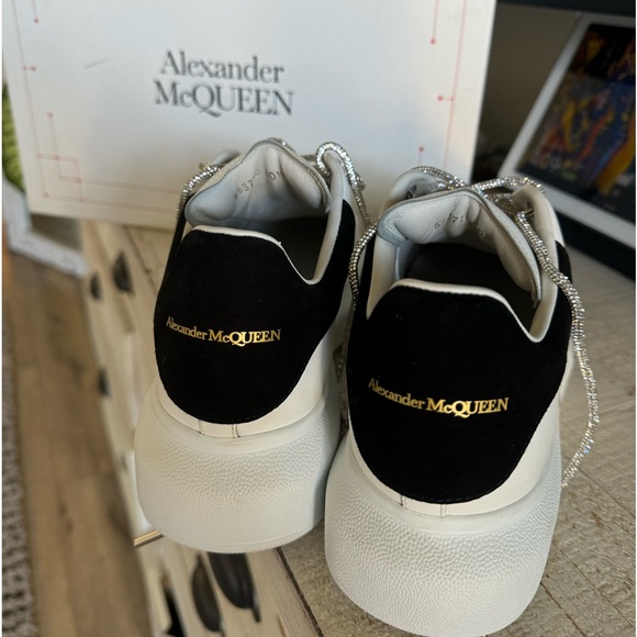 Alexander McQueen tennis shoes 40.5  fits 9-9.5 brand new . - Picture 10 of 10